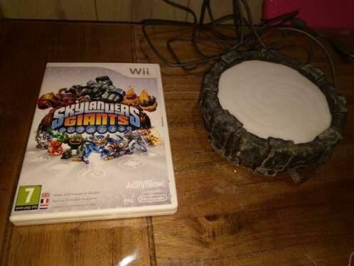 Skylanders + game + platform, Avontuur en Actie, 1 speler, Ophalen of Verzenden, Zo goed als nieuw