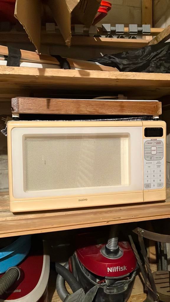 Grote Sanyo magnetron met sensor functie, Witgoed en Apparatuur, Magnetrons, Ophalen, Zo goed als nieuw