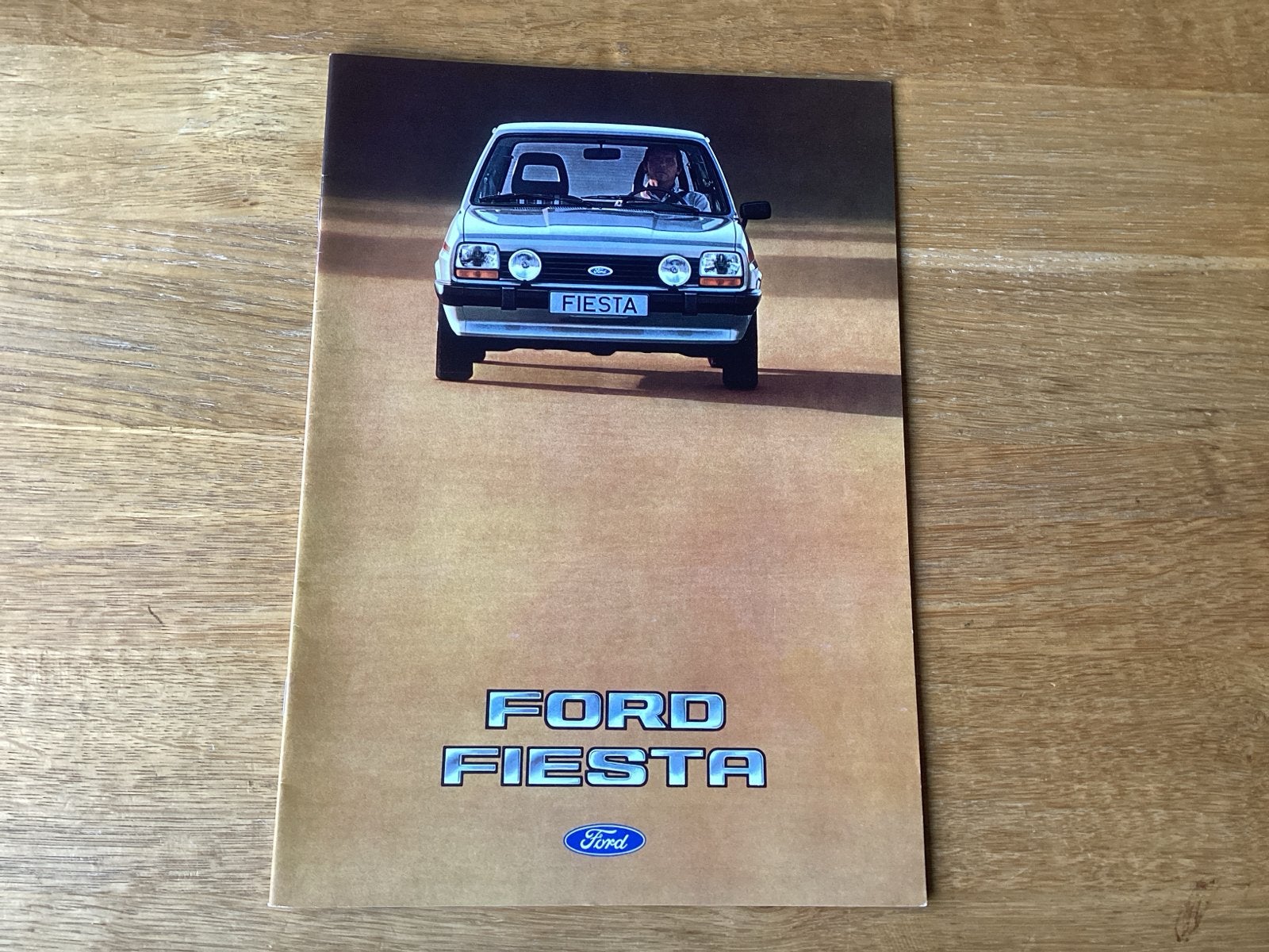 Ford Fiesta brochure uit 1983 met prijslijst, Ophalen of Verzenden, Gelezen, Ford