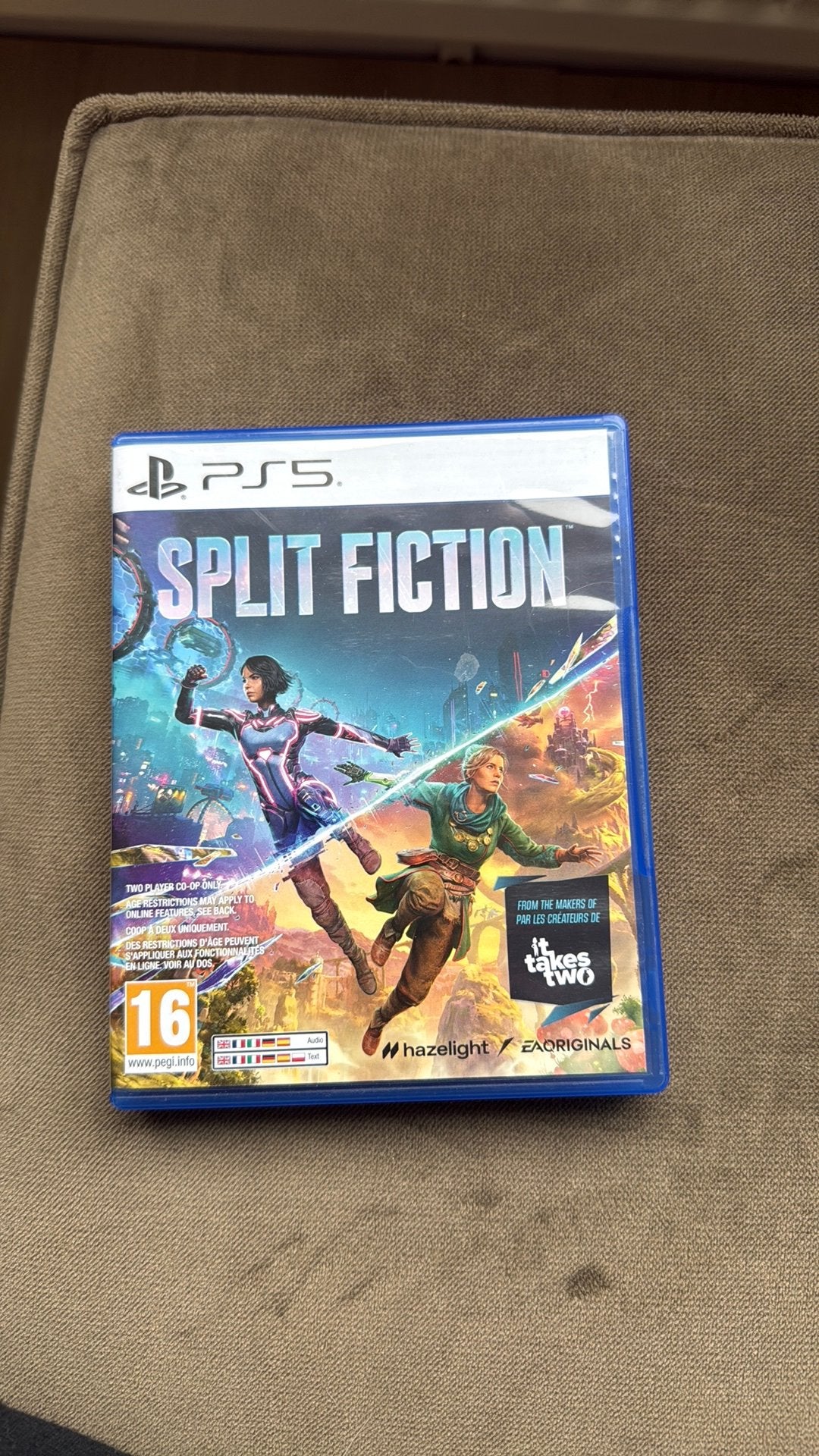 Split fiction, Ophalen of Verzenden, Zo goed als nieuw