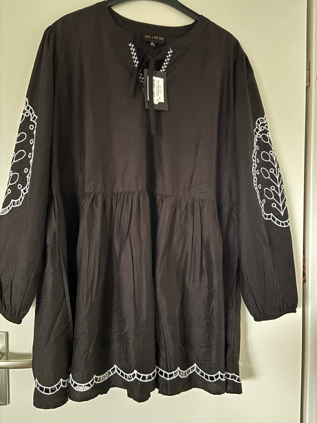 NO.1 BY OX Zwarte tuniek met borduursels, maat 50/52 (L), Kleding | Dames, Ophalen of Verzenden, Nieuw, Maat 46/48 (XL) of groter
