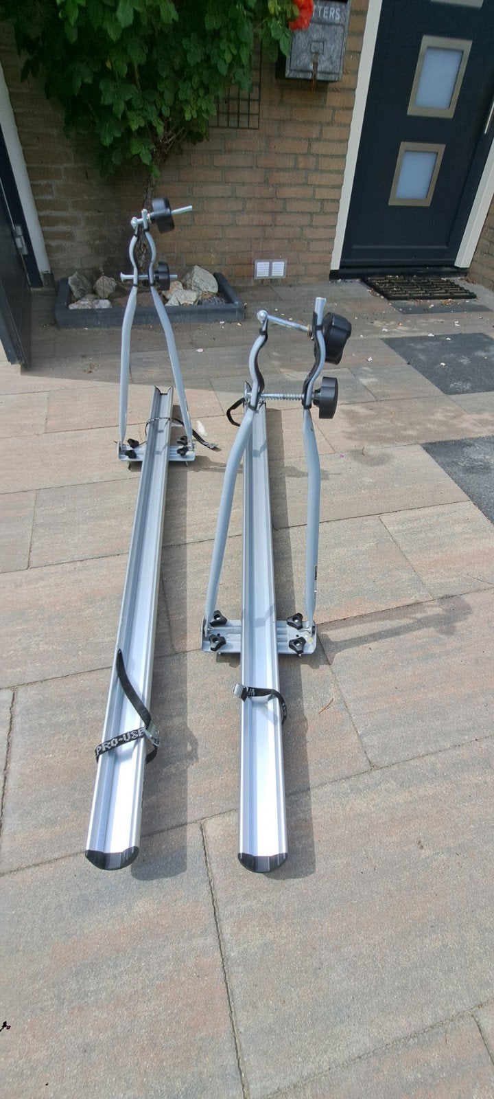 2x Pro-User Alustar dakdrager fietsen, Auto diversen, Fietsendragers, Zo goed als nieuw, Dakdrager, 2 fietsen, Ophalen