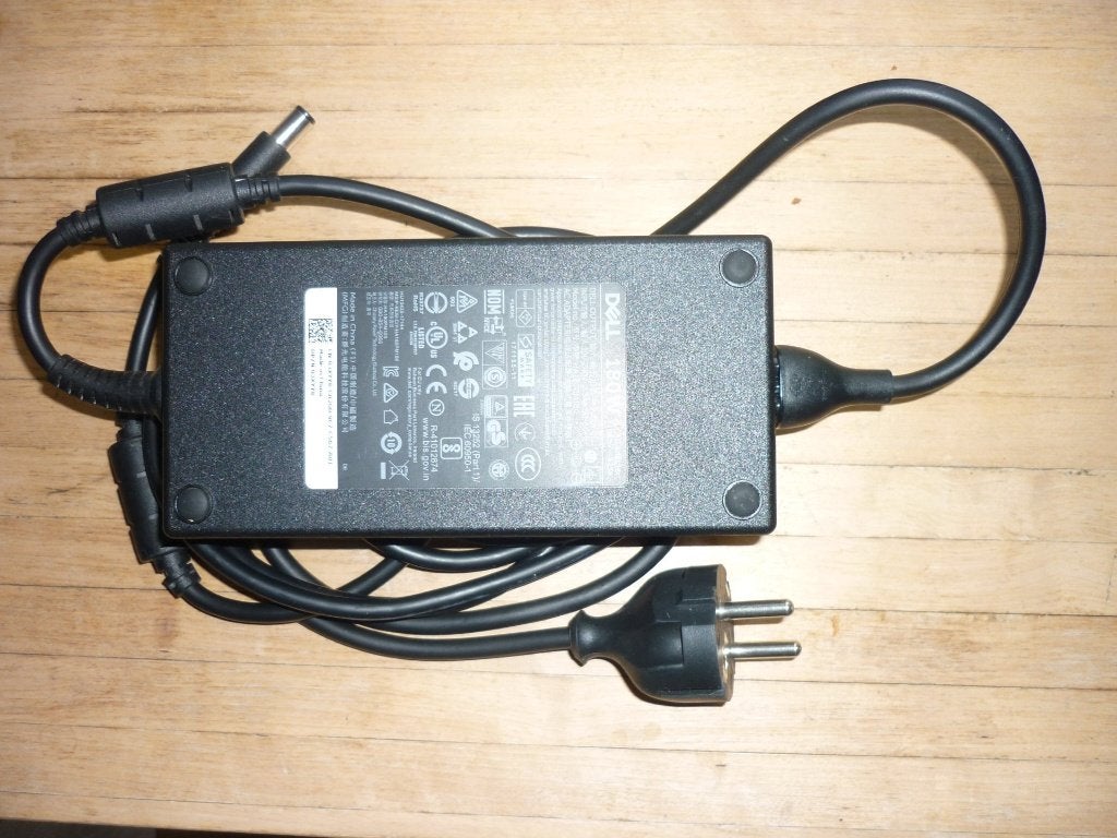 Dell Laptop voeding in nieuw staat, Computers en Software, Laptop-opladers, Ophalen of Verzenden, Dell.
