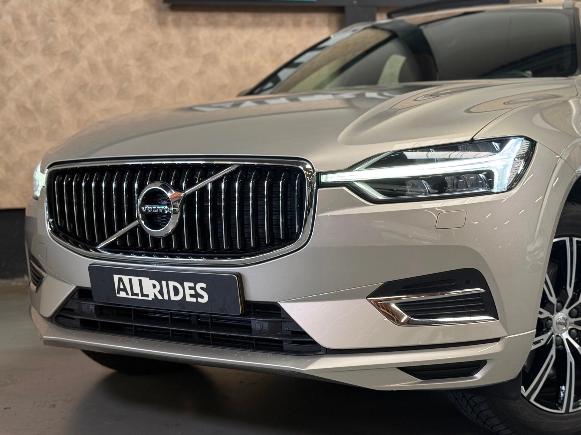 Volvo XC60 2.0 Recharge T6 AWD Business Pro | Pano | Carplay, Automaat, Dealer onderhouden, Gebruikt, Euro 6