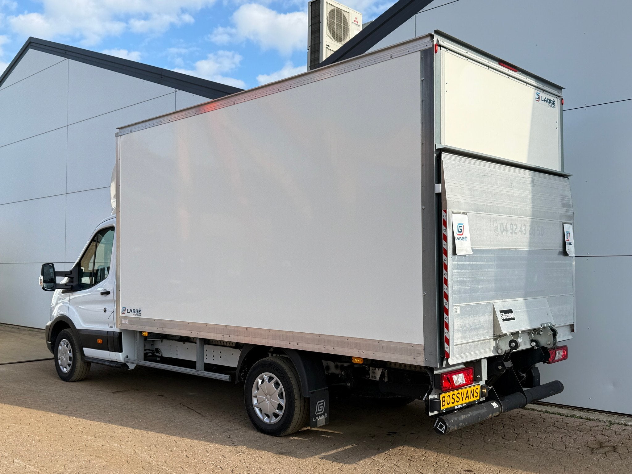 Ford Transit Transit 2.0 TDCI 130PK (bj 2024), Auto's, Achterwielaandrijving, Euro 6, 4 cilinders, 2000 kg