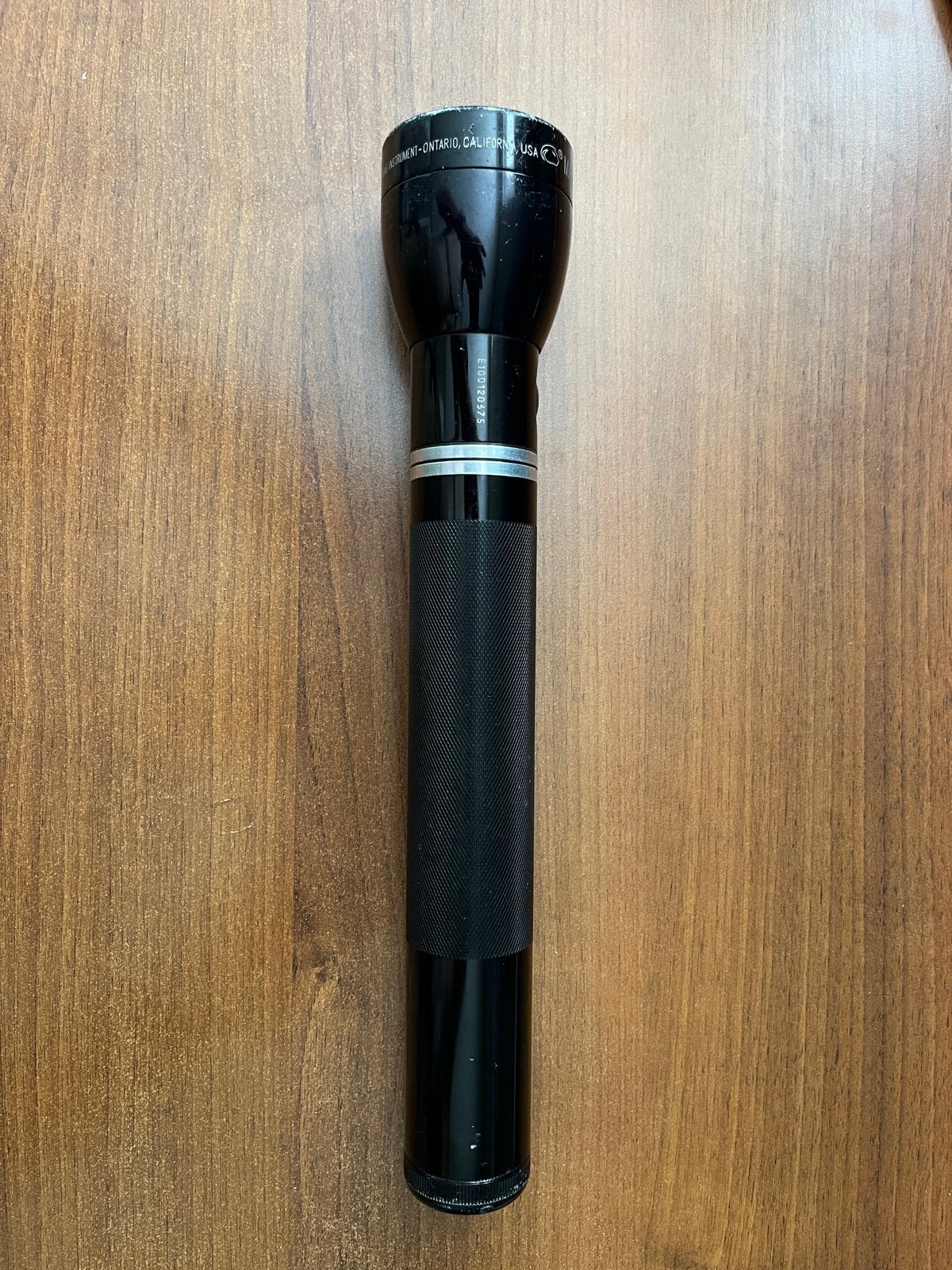Mag-Lite zaklamp met oplader - 315mm lang, Caravans en Kamperen, Zaklampen, Ophalen, Gebruikt, Batterij