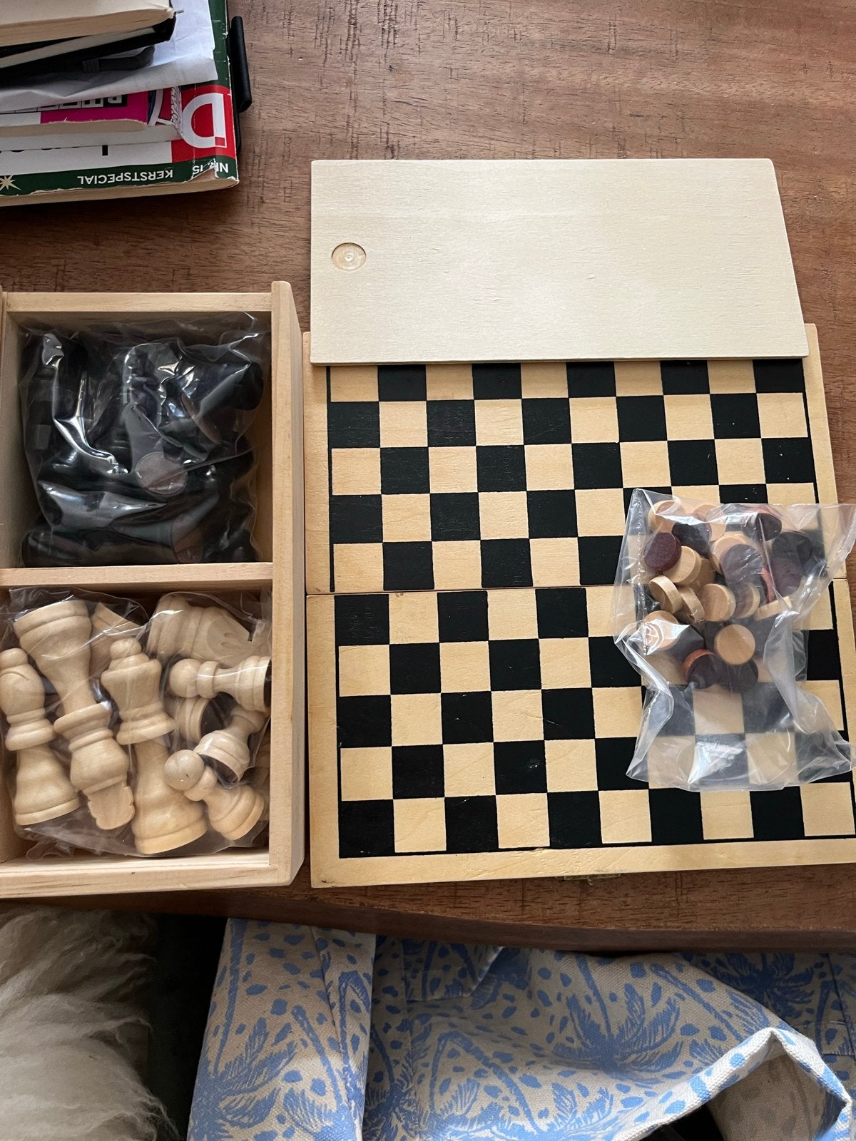 Schaak- en Damspel in Houten Kistje - Nieuw, Een of twee spelers, Ophalen of Verzenden, Nieuw, Reisspel