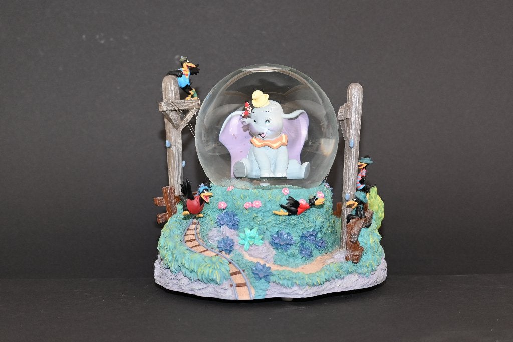 rare snowblobe dumbo & the crows, Ophalen, Overige figuren, Zo goed als nieuw, Beeldje of Figuurtje