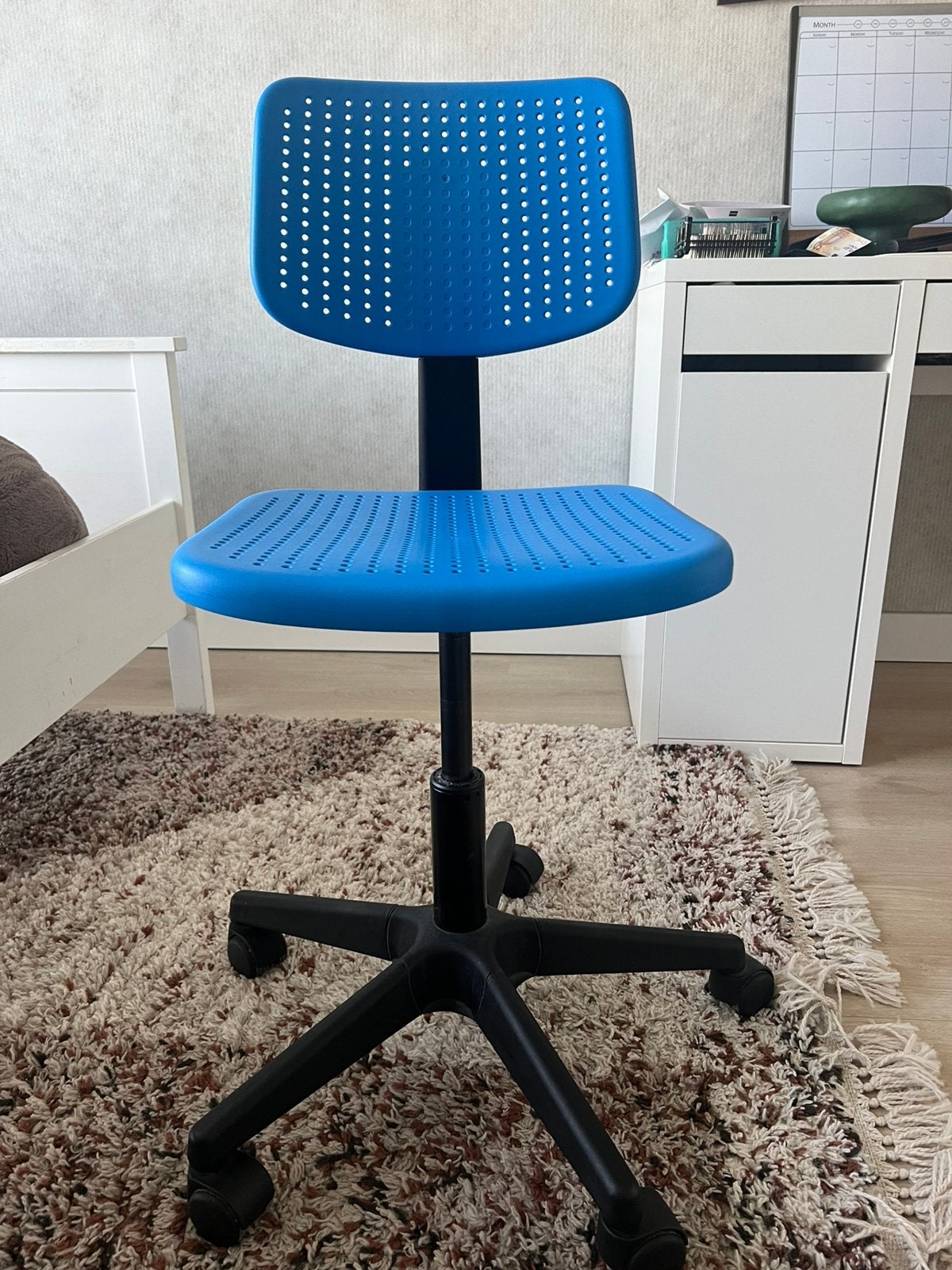 Zo goed als nieuw kinderbureaustoel IKEA, Ophalen, Blauw, Zo goed als nieuw, Bureaustoel