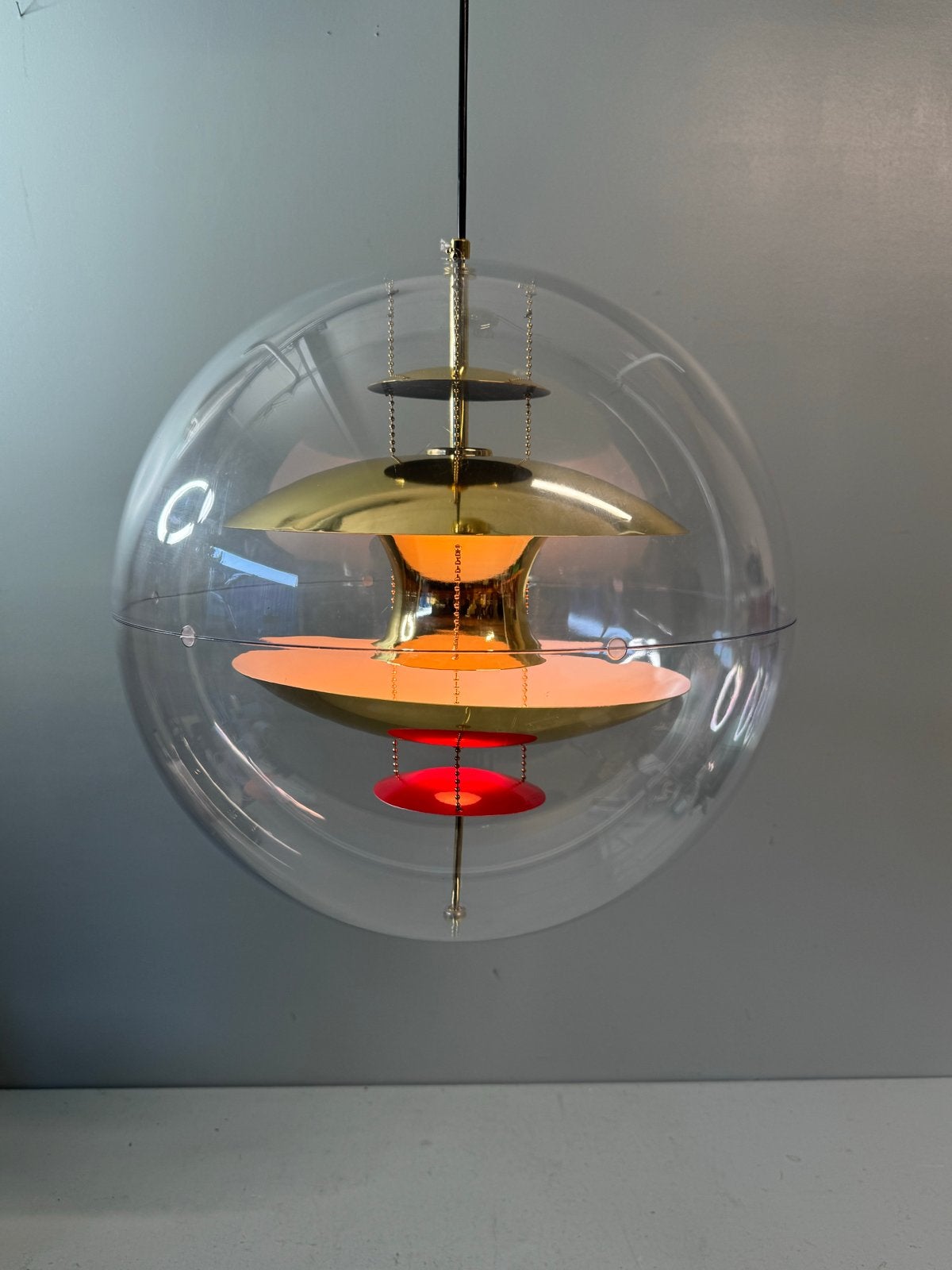 Deense reproductie hanglamp in stijl van Verpan VP Globe, Huis en Inrichting, Gebruikt, ?, Glas, ?