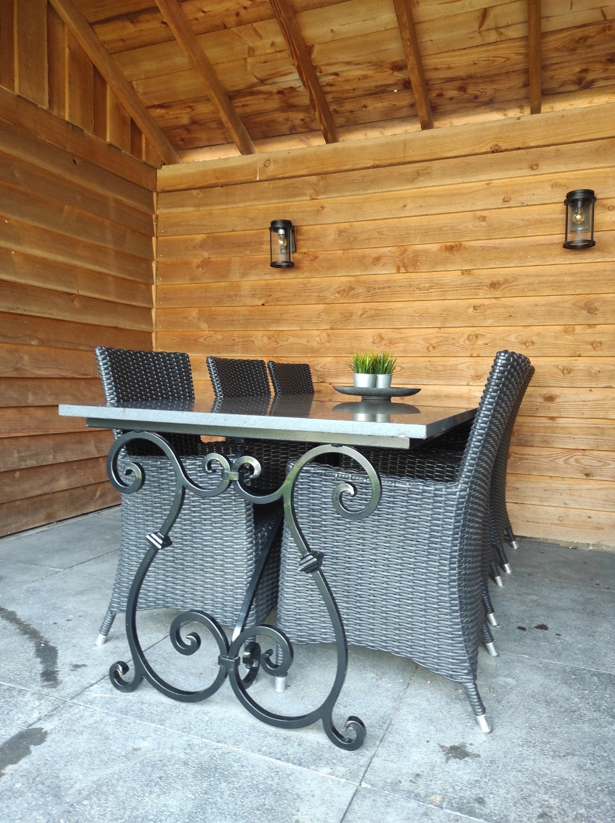 Tuintafel met natuurstenen blad en gietijzeren onderstel, Ophalen of Verzenden, Gebruikt, Rechthoekig, Metaal