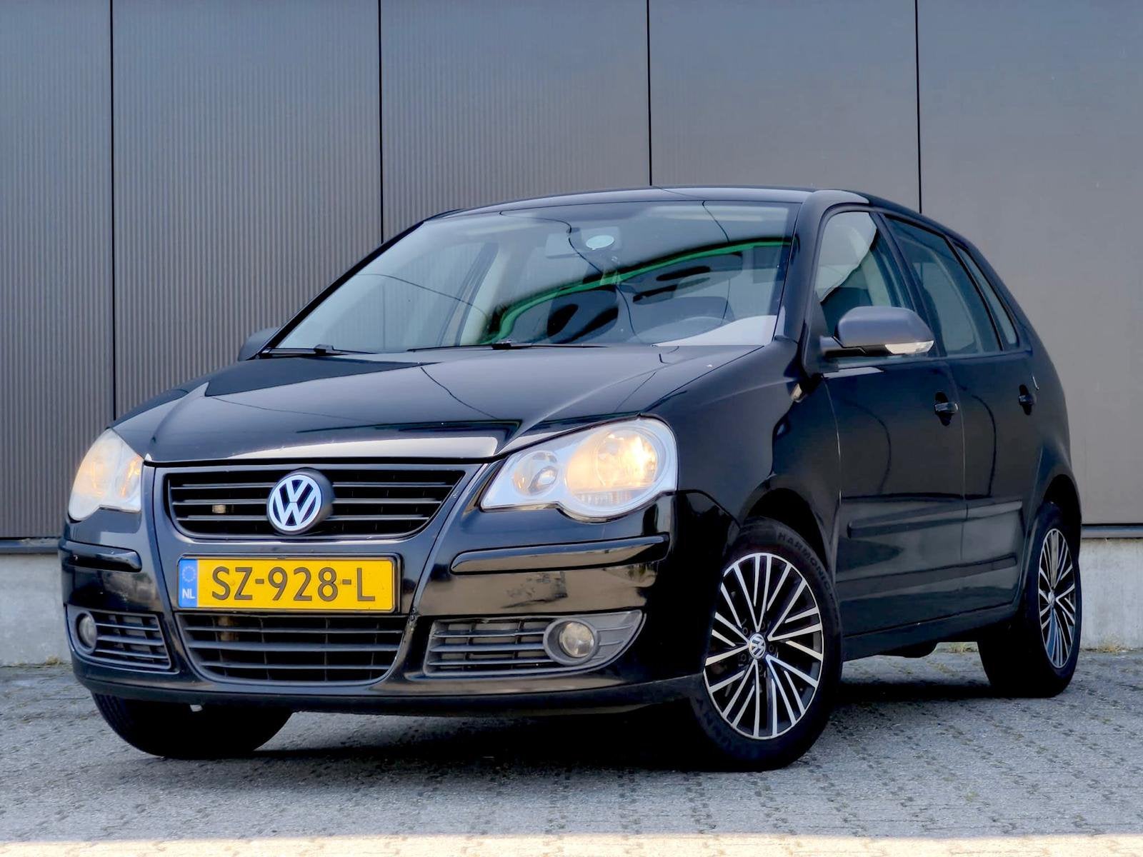 Volkswagen Polo 1.4 16V 59KW 2008 Zwart, Stof, 40 €/maand, Zwart, 4 cilinders