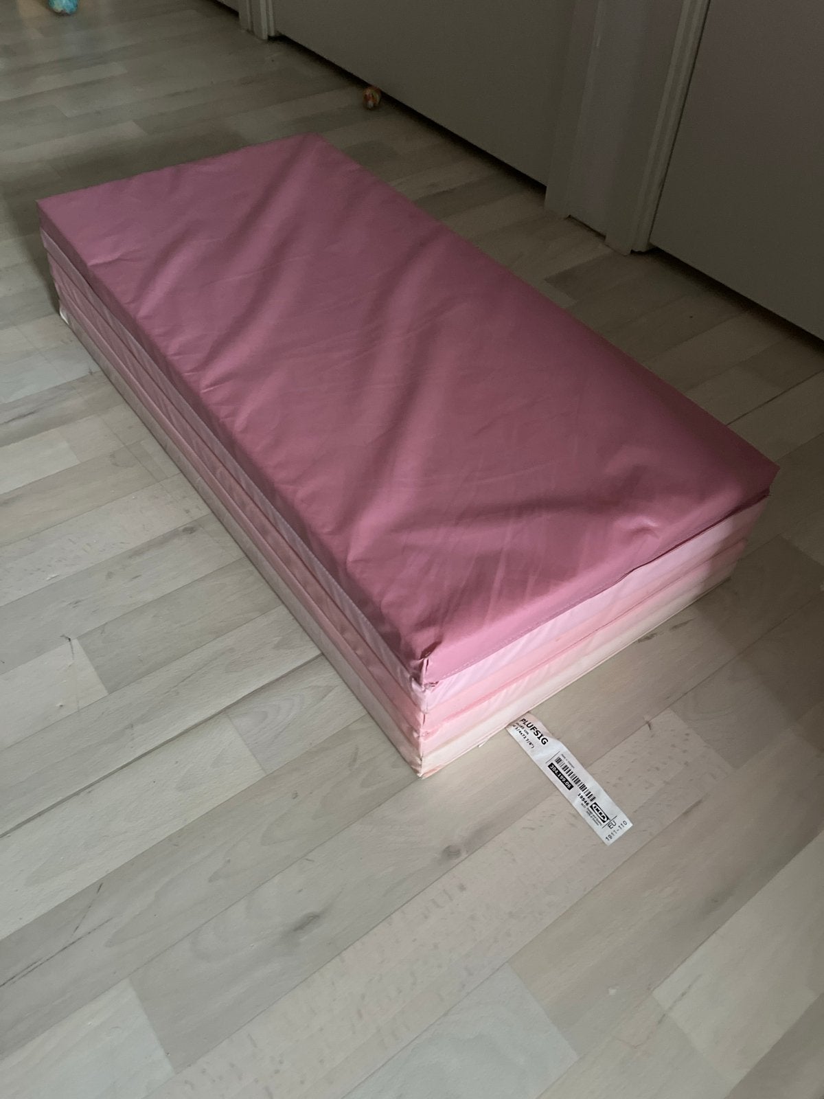 IKEA PLUFSIG Gymnastiekmat - Roze, Opvouwbaar, Ophalen, Gebruikt
