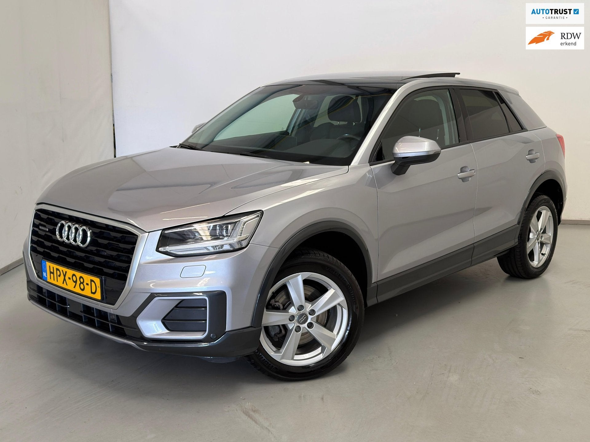 Audi Q2 2.0 TFSI Quattro / Pano / Leder / ACC / Keyless / Tr, Auto's, Automaat, Gebruikt, 1984 cc, Bedrijf