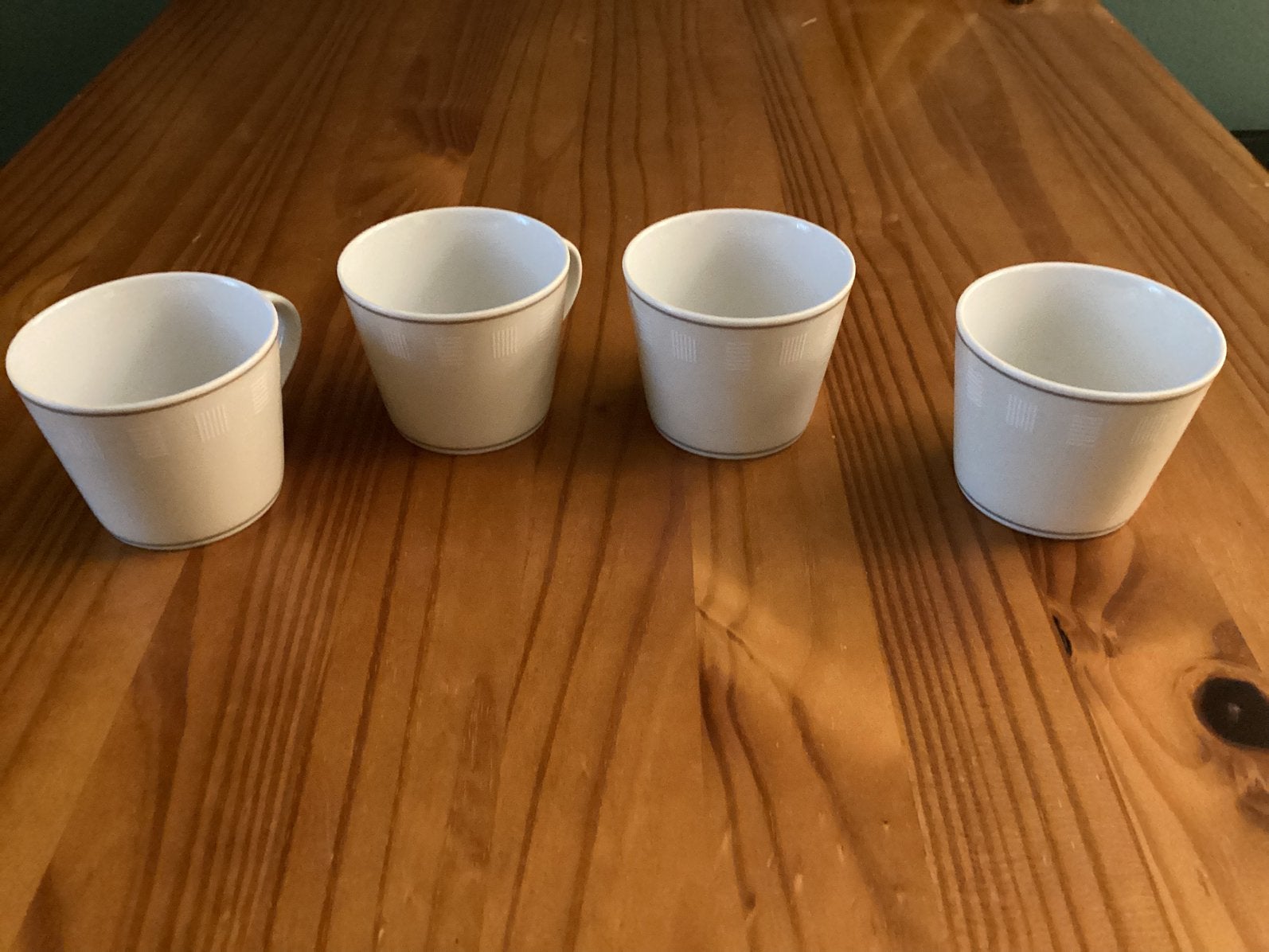 SAHARA Kopjes 4 Stuks,Zie Foto’s.   ((Ophalen)), Huis en Inrichting, Ophalen, Zo goed als nieuw, Overige stijlen, Kop(pen) en/of Schotel(s)