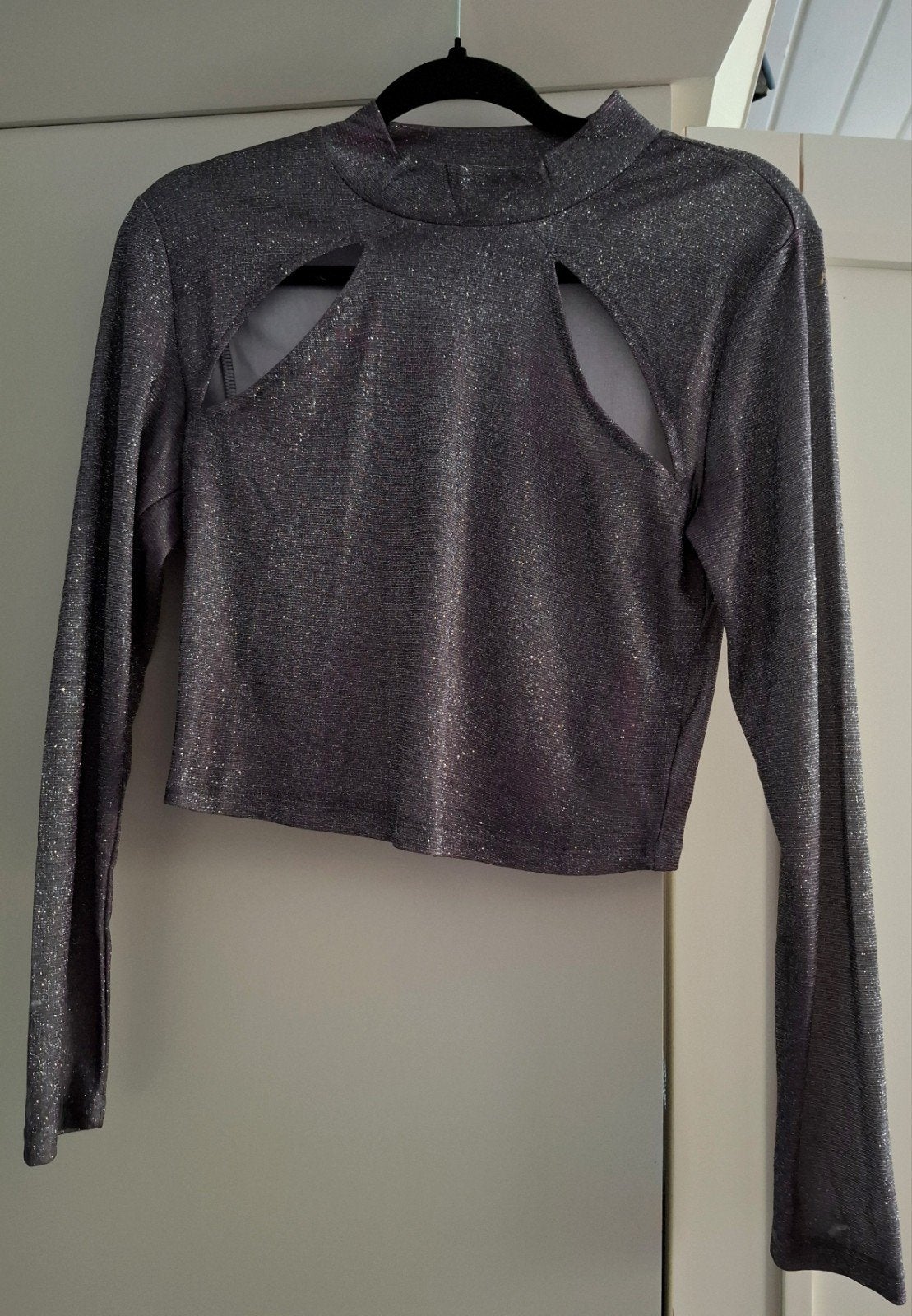 H&M Divided Glitter Crop Top met Uitsnijdingen Maat L, H&M Divided, Maat 42/44 (L), Ophalen of Verzenden, Zo goed als nieuw