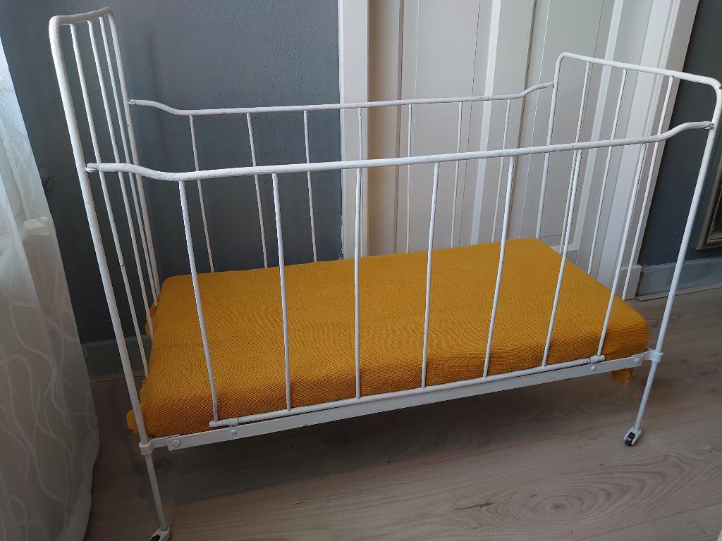 kinder ledikant antiek, Ophalen of Verzenden, Gebruikt, Ledikant