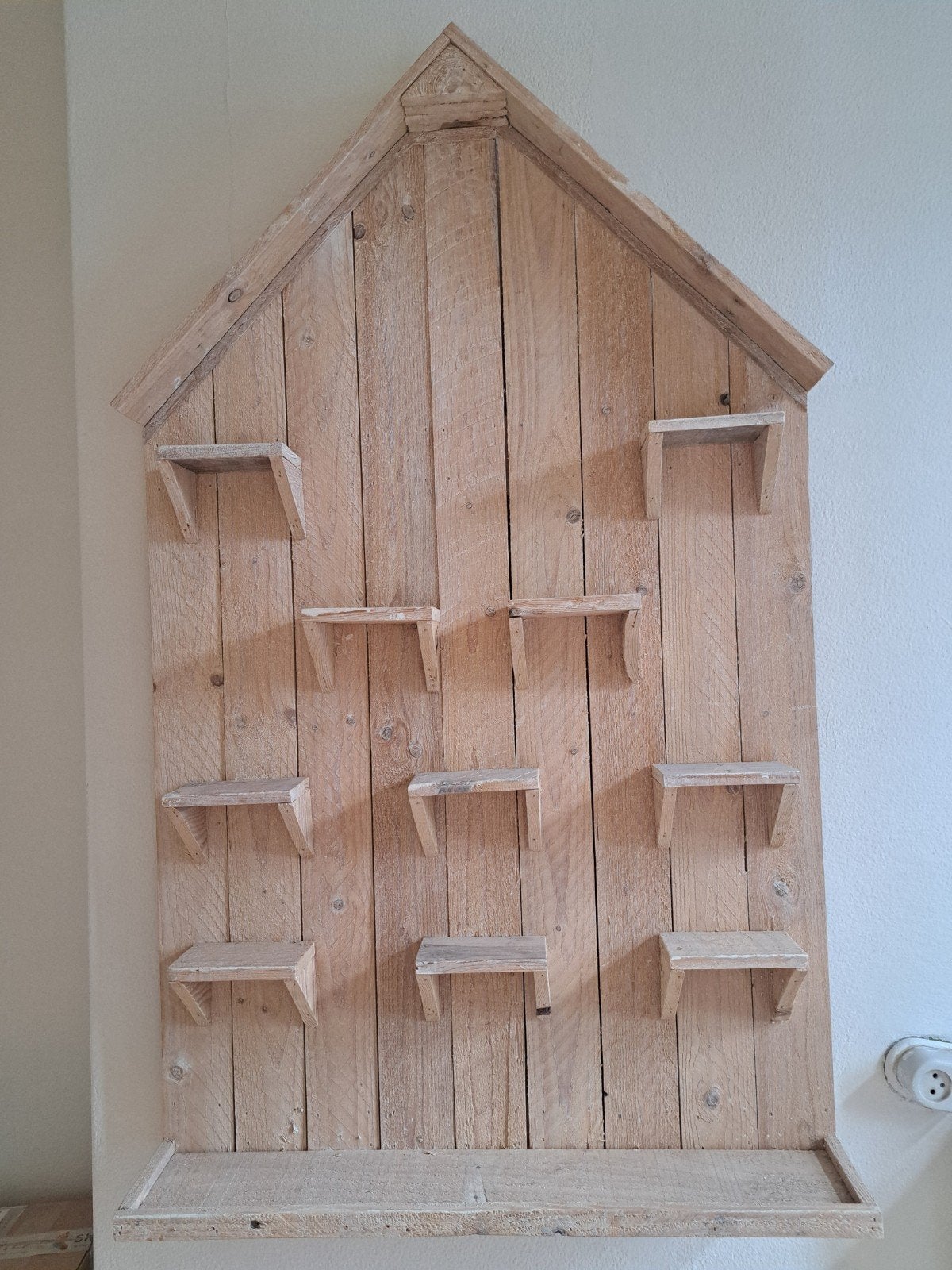 Uniek Steigerhouten Wandrek met Planken - Huisvorm, Ophalen of Verzenden, Gebruikt