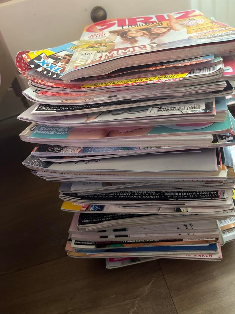 Grote stapel Girlz tijdschriften - Zo goed als nieuw, Ophalen of Verzenden, Zo goed als nieuw, Overige typen