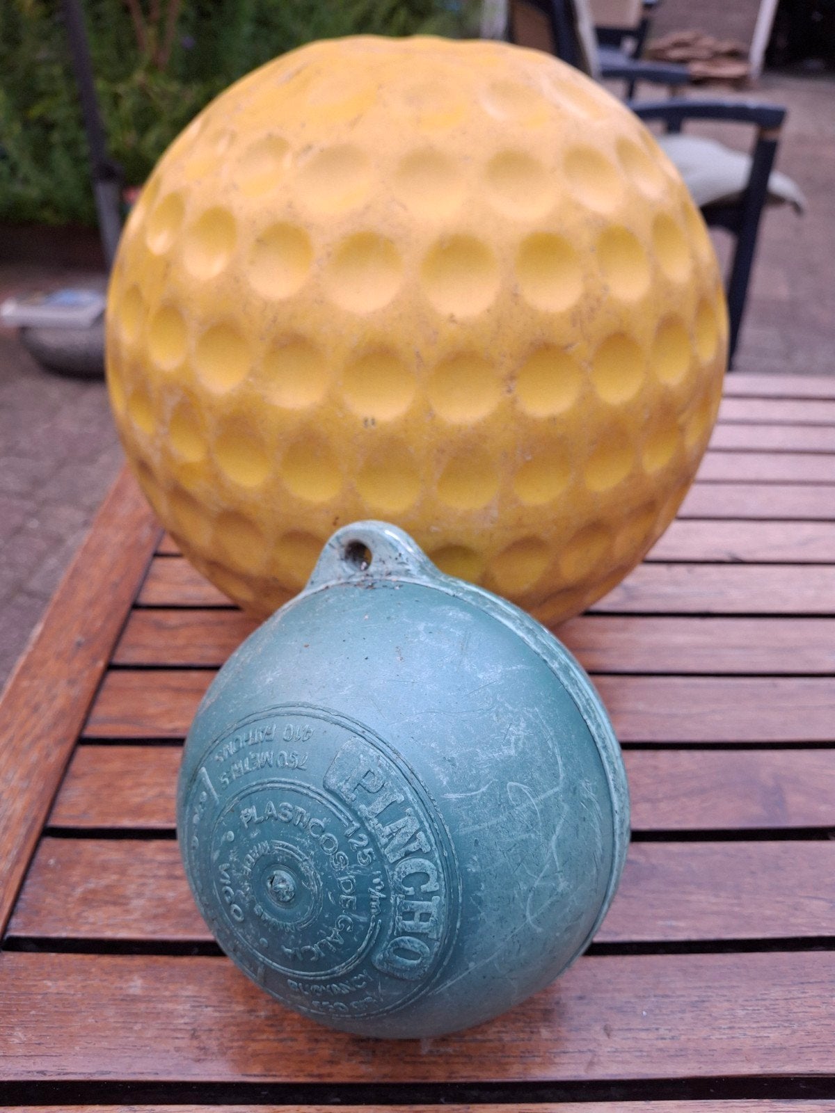 2 zeeboeien, Ophalen of Verzenden