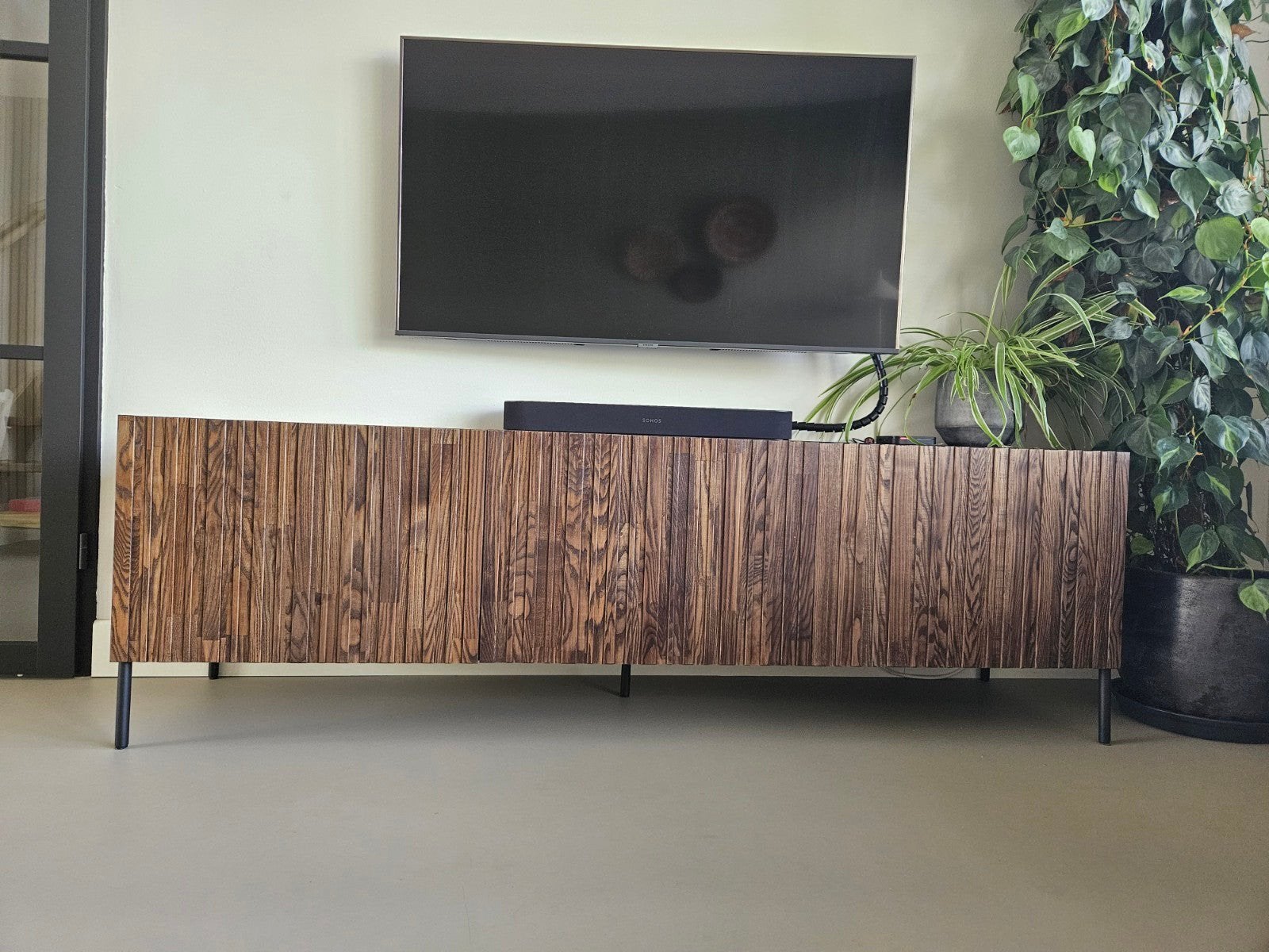 Woood gravure tv meubel 180 cm, Ophalen, Zo goed als nieuw, 25 tot 50 cm, 150 tot 200 cm