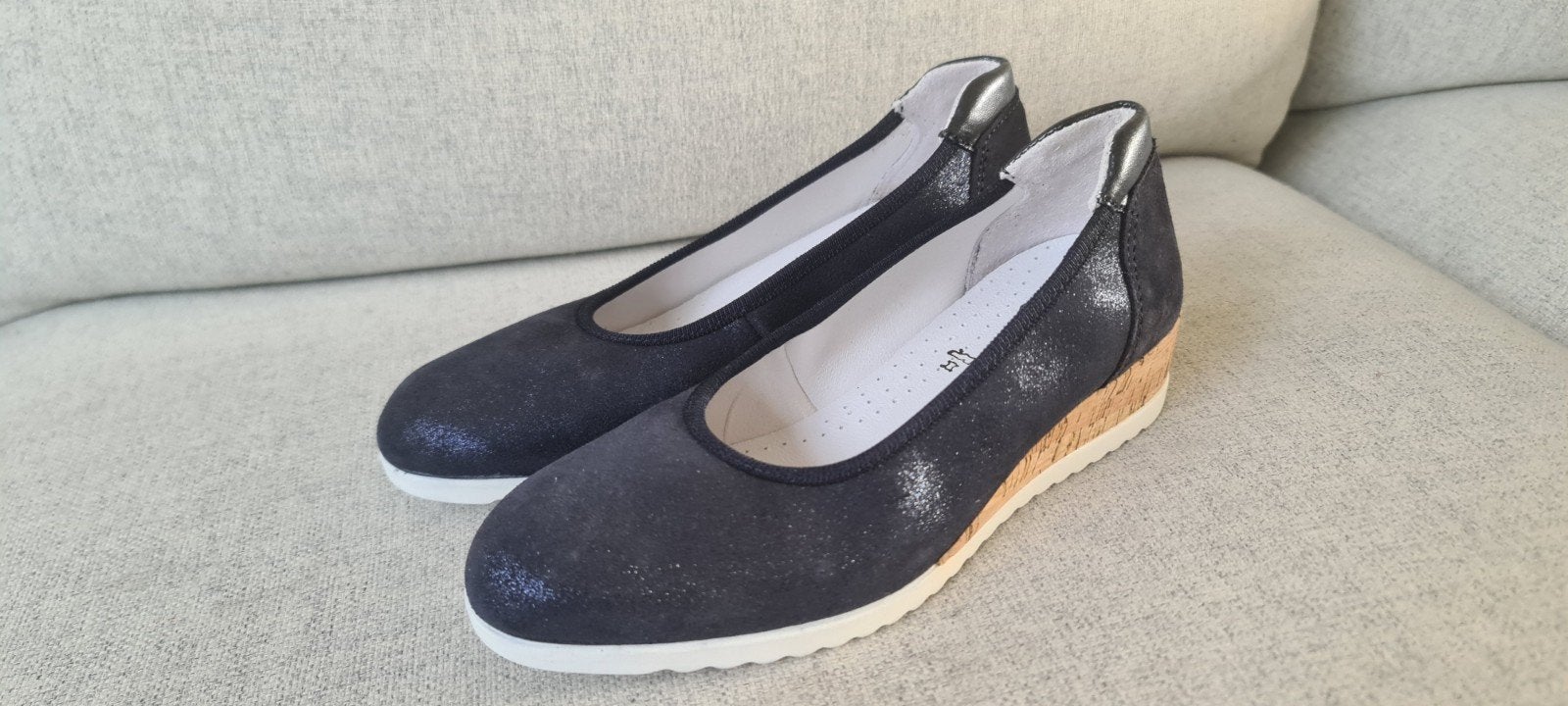 Nieuwe schoenen 36 ballerina's Feyn donkerblauw slaahak, Kleding | Dames, Schoenen, Feyn, Blauw, Nieuw, Ballerina's