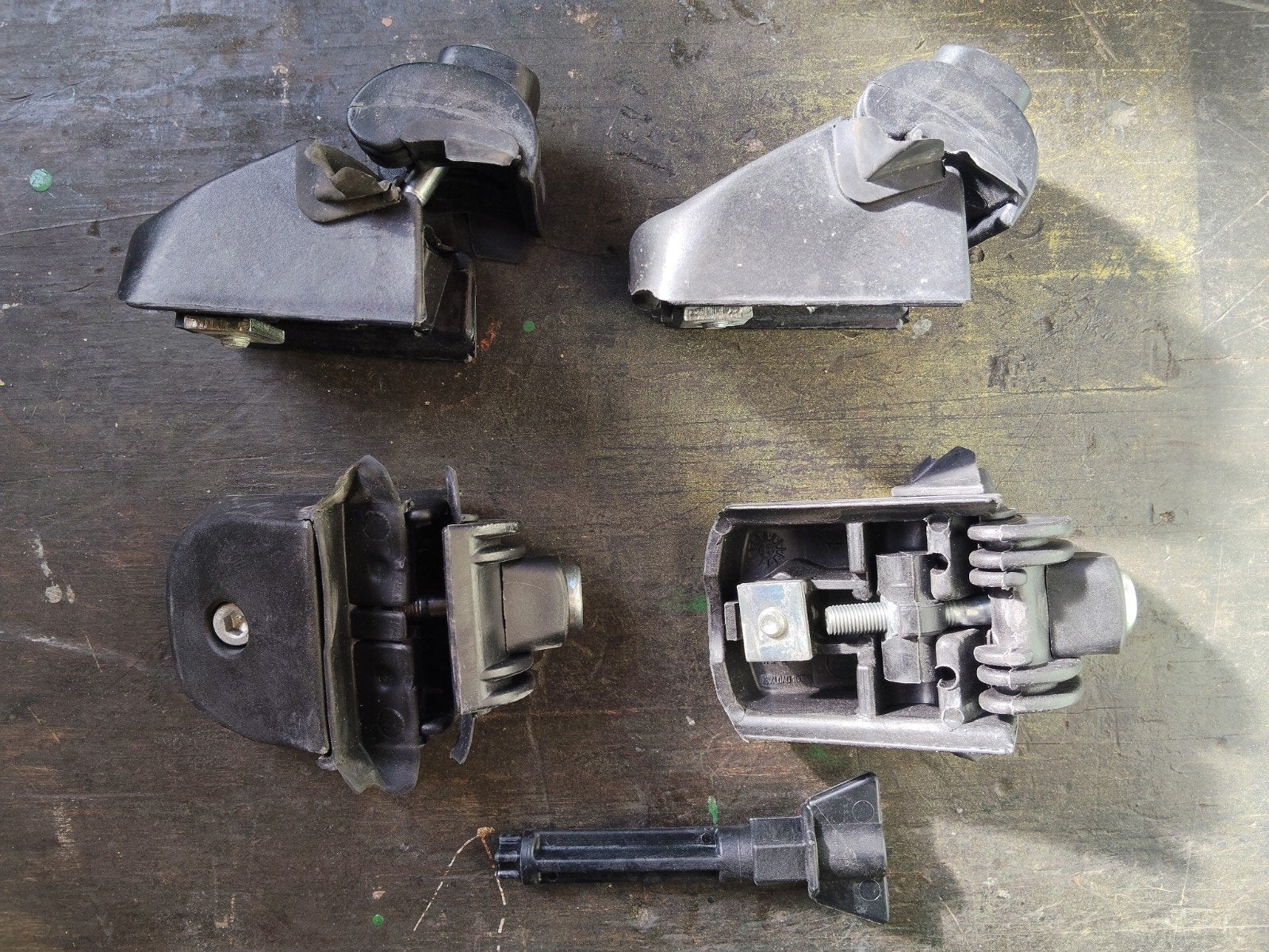 Farad dakdrager steunen Ford Focus station 2013 dichte rails, Auto diversen, Dakdragers, Ophalen of Verzenden, Gebruikt