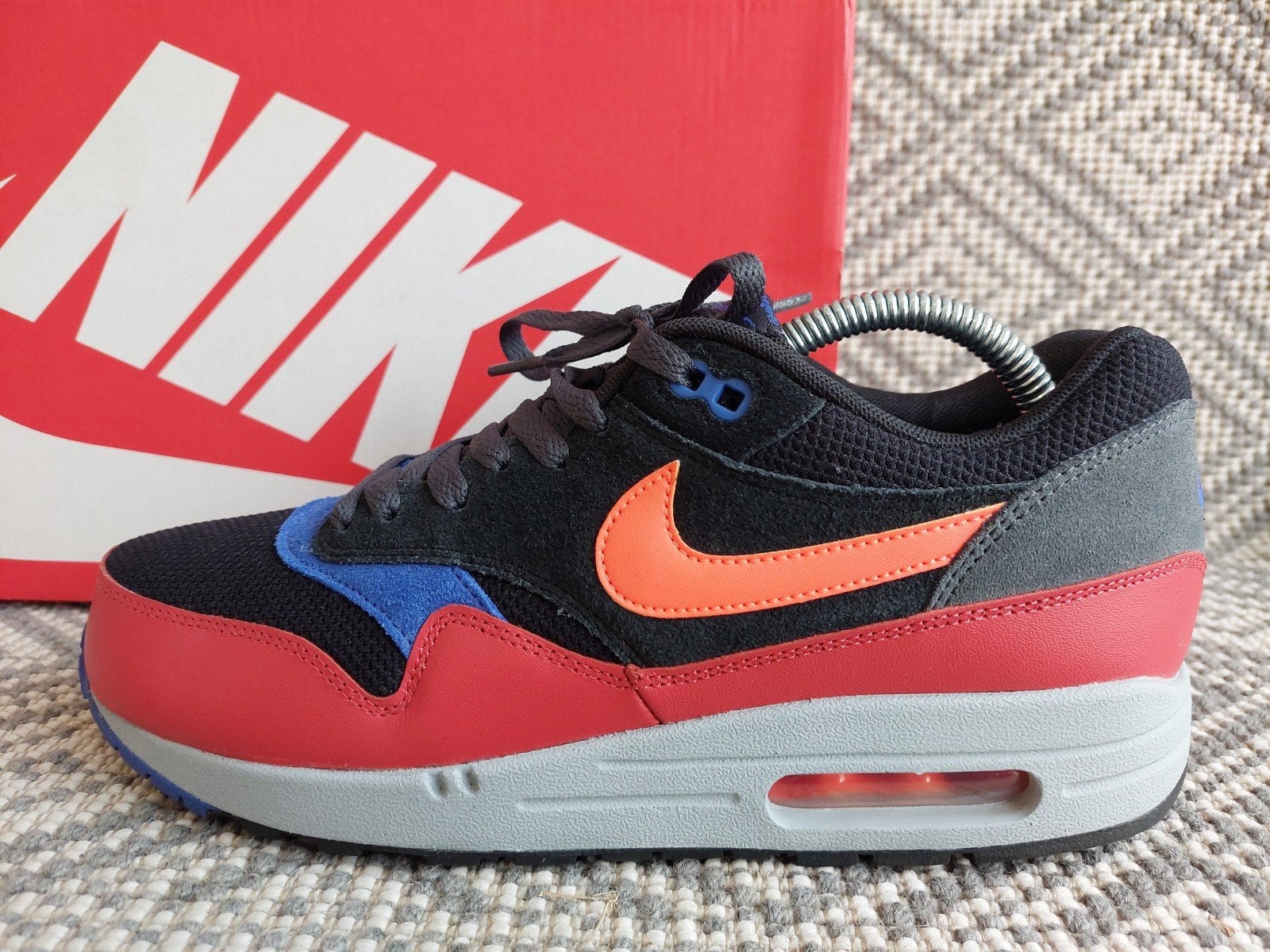 Nike air max 1 essential black hyper crimson 42, Kleding | Heren, Nike air max, Zwart, Ophalen of Verzenden, Sneakers of Gympen