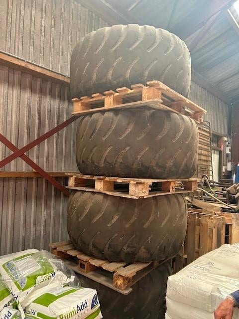 Good-Year 650/55R25 op 10 gaats velg, Ophalen
