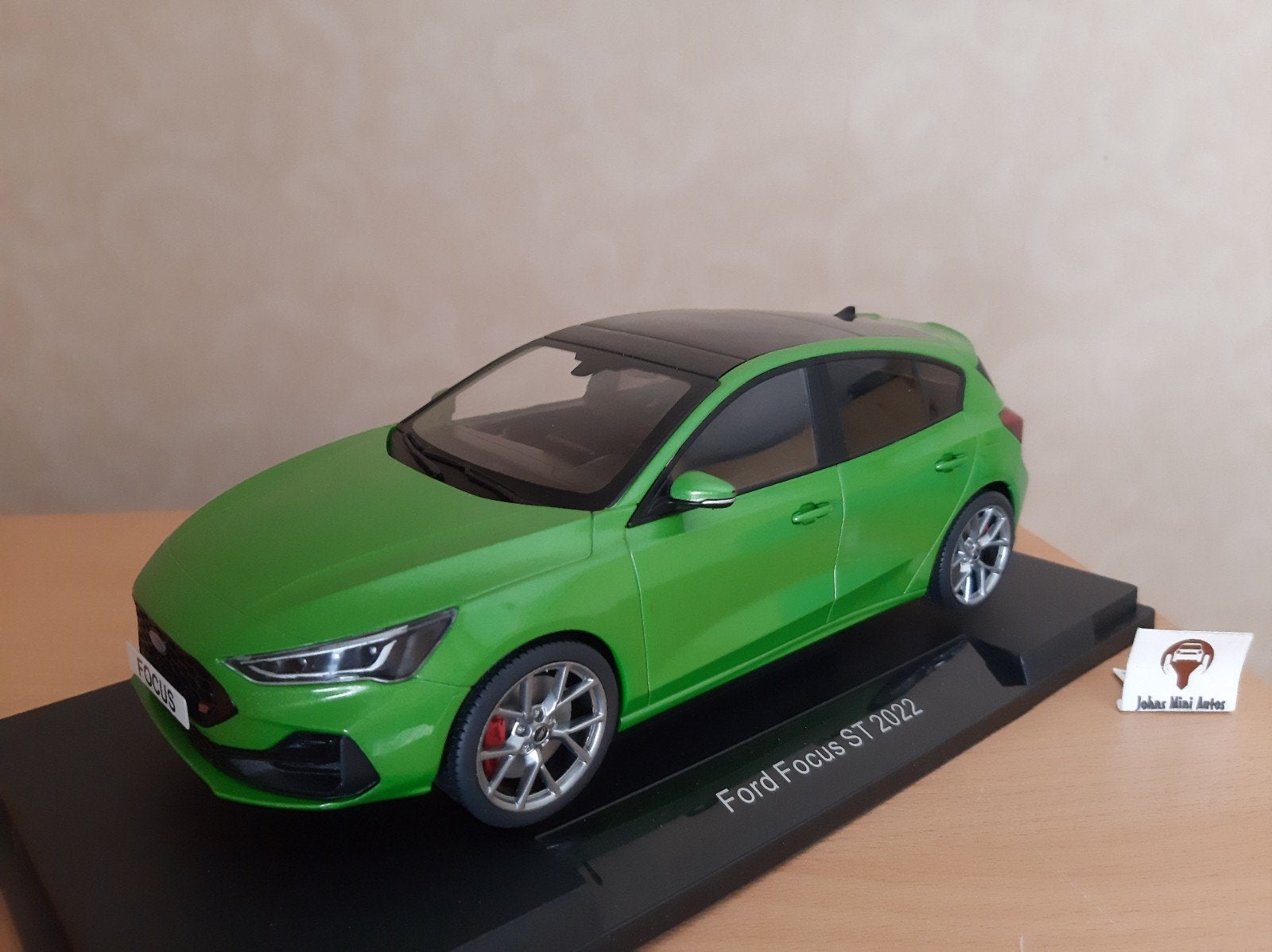 Ford Focus ST 2022 Racing Green van MCG 1:18, Overige merken, MCG, Auto, Nieuw