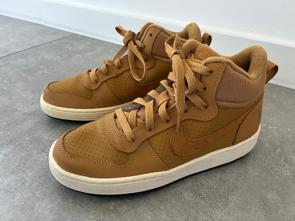 Nike Court Borough sneakers bruin maat 38,5 als nieuw!, Jongen of Meisje, Schoenen, Ophalen of Verzenden, Zo goed als nieuw