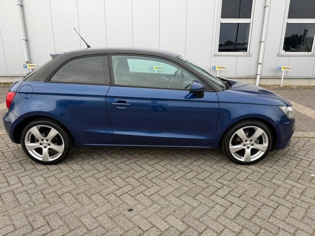 Audi A1 1.2 TFSI Attraction Pro Line Business Airco Navigati, Auto's, Audi, Voorwielaandrijving, Euro 5, 86 pk, 4 cilinders