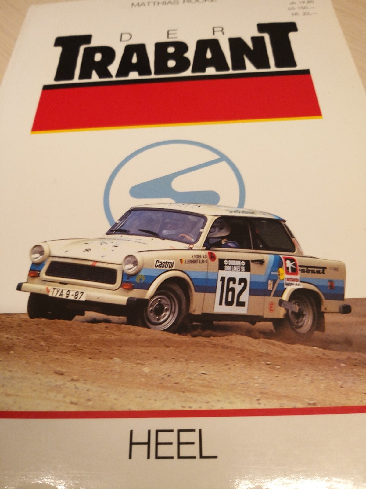 dik Trabant boek óók stationcar two tone en leger jeep izgst, Ophalen of Verzenden, Zo goed als nieuw