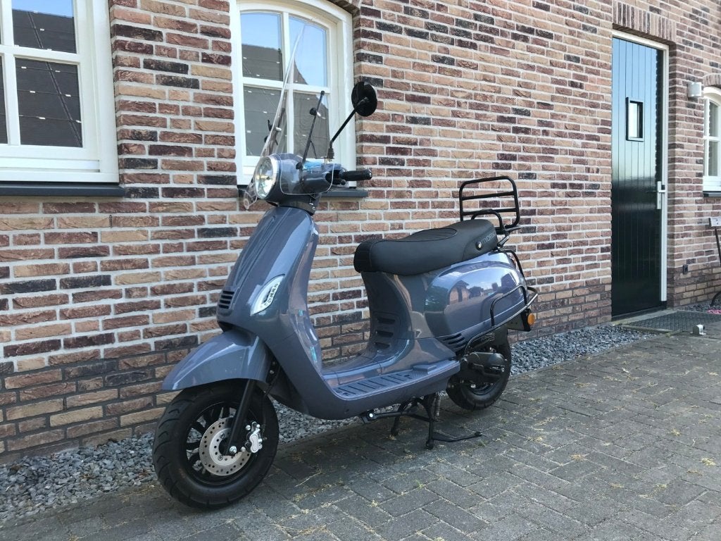 MOMO MORINO BJ 2025 GTS TOSCANA VX50 RIVA SOURIS SOURINI, Ophalen, Gebruikt, Maximaal 45 km/u, Benzine