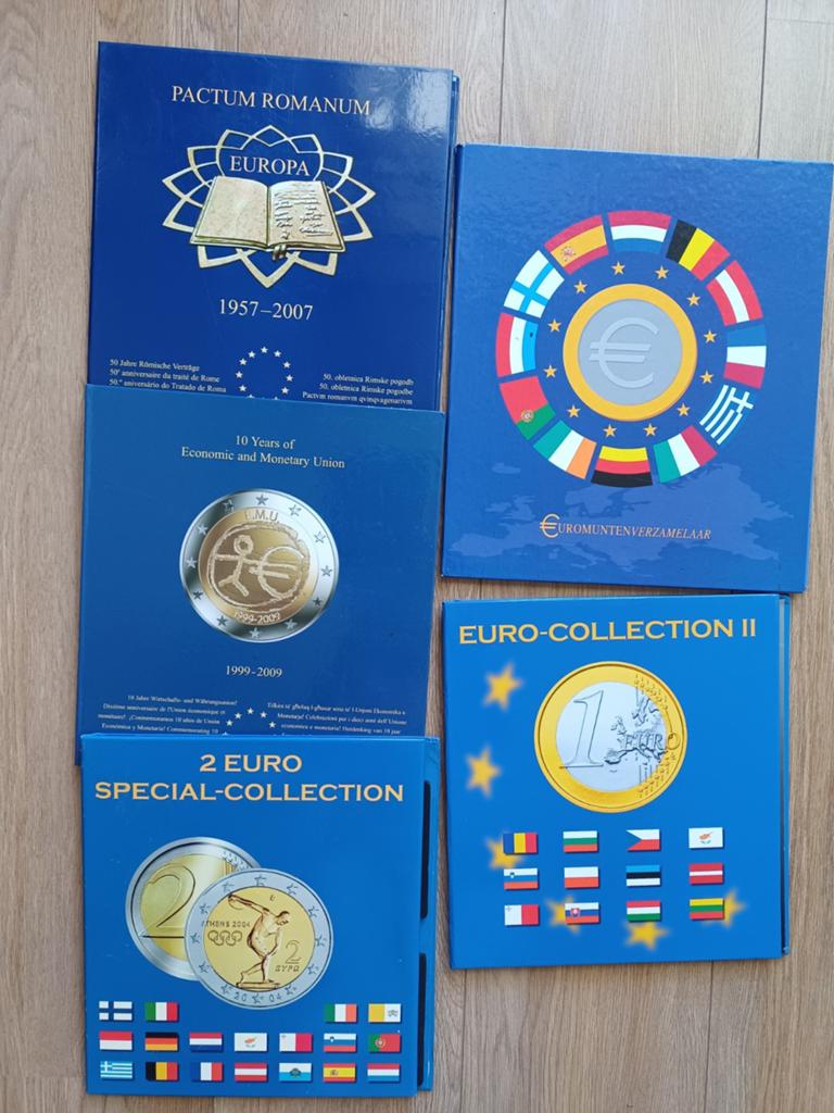 5 verschillende euromunten mappen, Ophalen of Verzenden, Overige landen, Overige waardes
