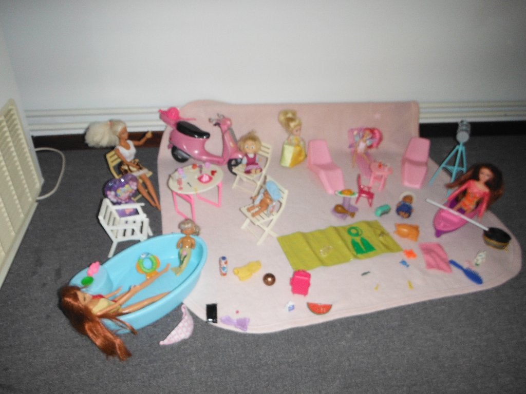 grote barbie set  tuinset  zwembad  kano enz, Ophalen, Zo goed als nieuw, Barbie