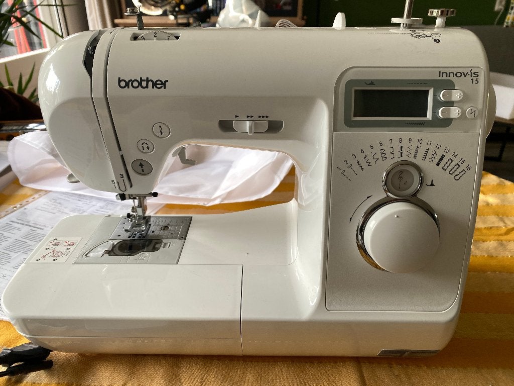 Naaimachine Brother Innovis 15, Hobby en Vrije tijd, Ophalen of Verzenden, Zo goed als nieuw, Naaimachine, Brother