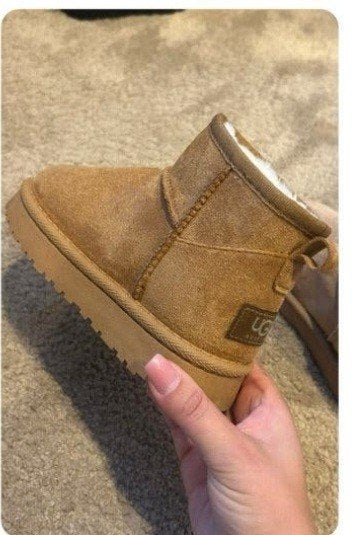 Niew  Kinder uggs
Kinder uggs 

Van 31 tot 36, Ophalen of Verzenden