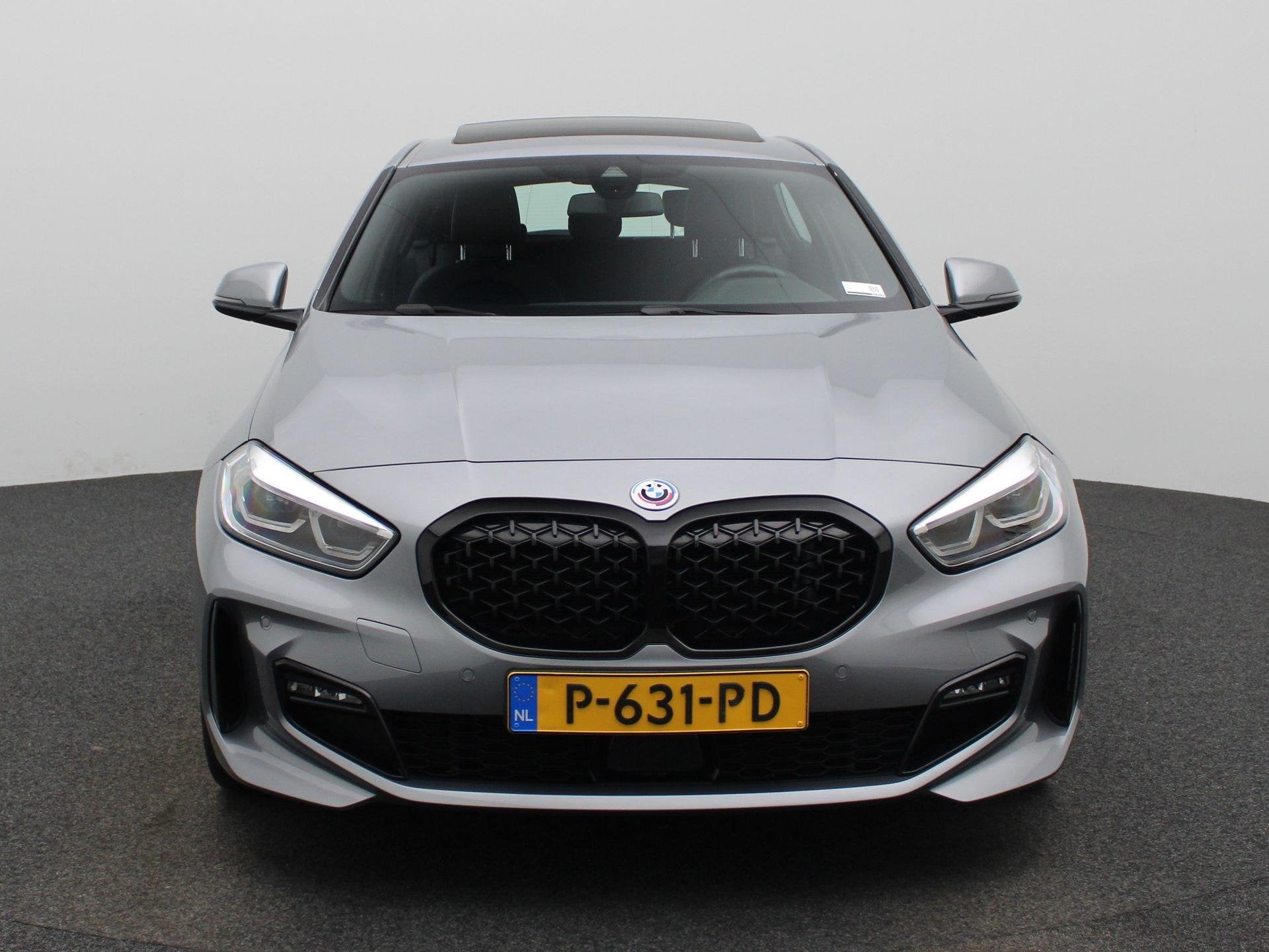 BMW 1-serie 118i Executive | AUTOMAAT | CARPLAY | LICHTMETAL, 12 maanden, Gebruikt, Origineel Nederlands, Bedrijf