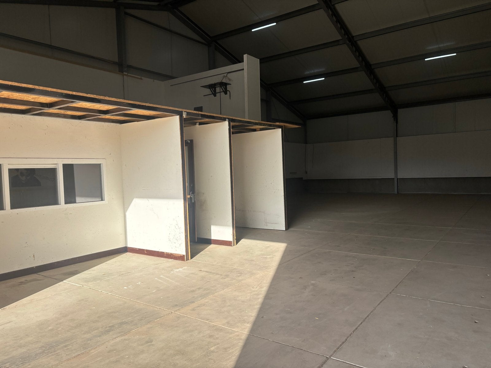 Ruime Bedrijfsruimte/Loods te Huur, Zakelijke goederen, Huur, Opslag of Loods