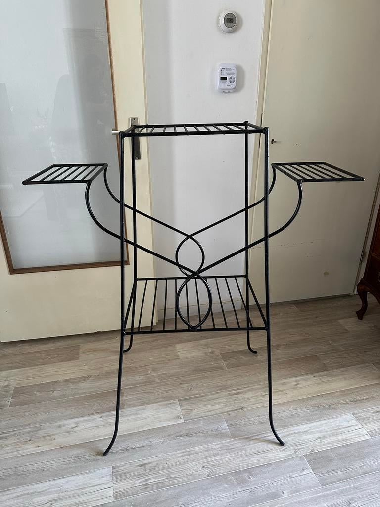 Zwart metalen plantenrek met 3 niveaus, Ophalen of Verzenden, Klassiek, Metaal, Gebruikt