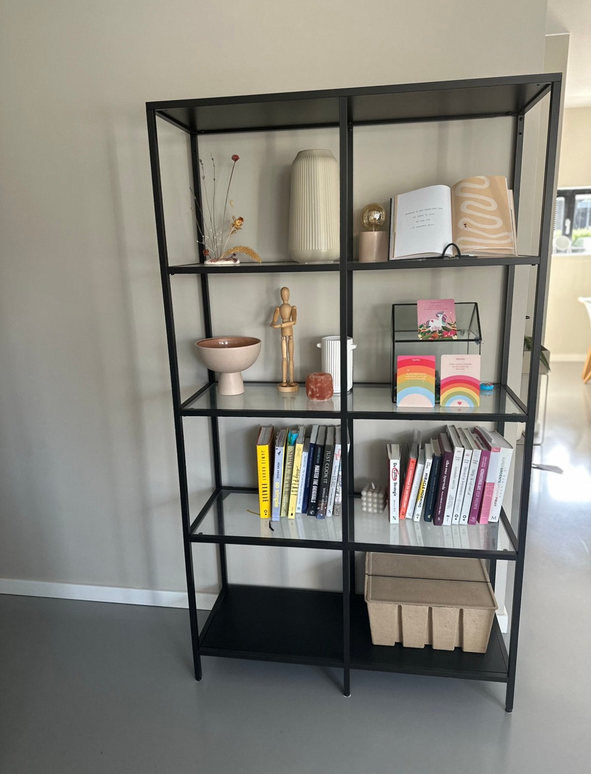 Ikea stellingskast zwart VITTSJÖ, Huis en Inrichting, Kasten | Stellingkasten, Ophalen, Zo goed als nieuw