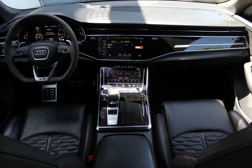 Audi Q8 4.0 TFSI RS Q8 quattro 600pk | Keramische remschijve, Auto's, Audi, Automaat, Gebruikt, Adaptive Cruise Control, Zwart
