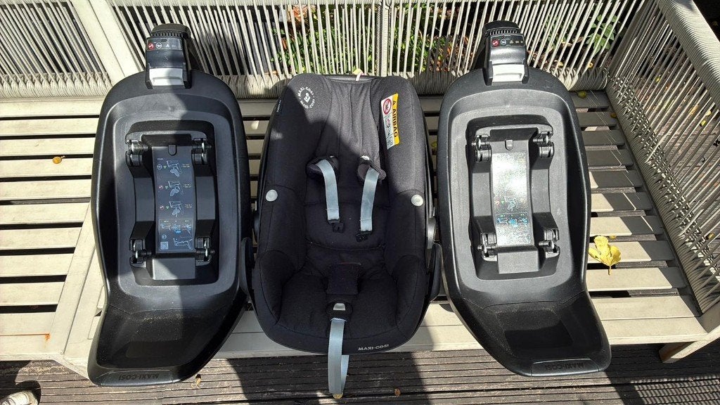 Maxi-Cosi Pebble Pro i-Size met 2x FamilyFix bases, Ophalen, Gebruikt, Isofix, 0 t/m 13 kg