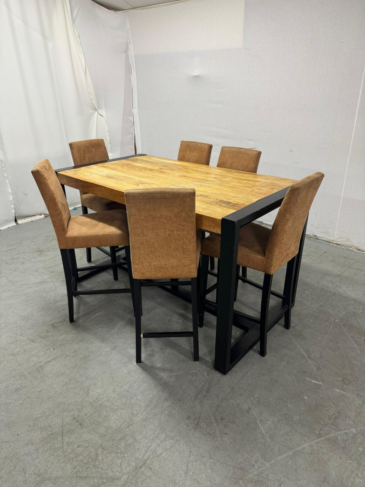 Robuuste bartafel met 6 stoelen - met LEVERING, Overige houtsoorten, 100 tot 150 cm, Ophalen of Verzenden, Zo goed als nieuw