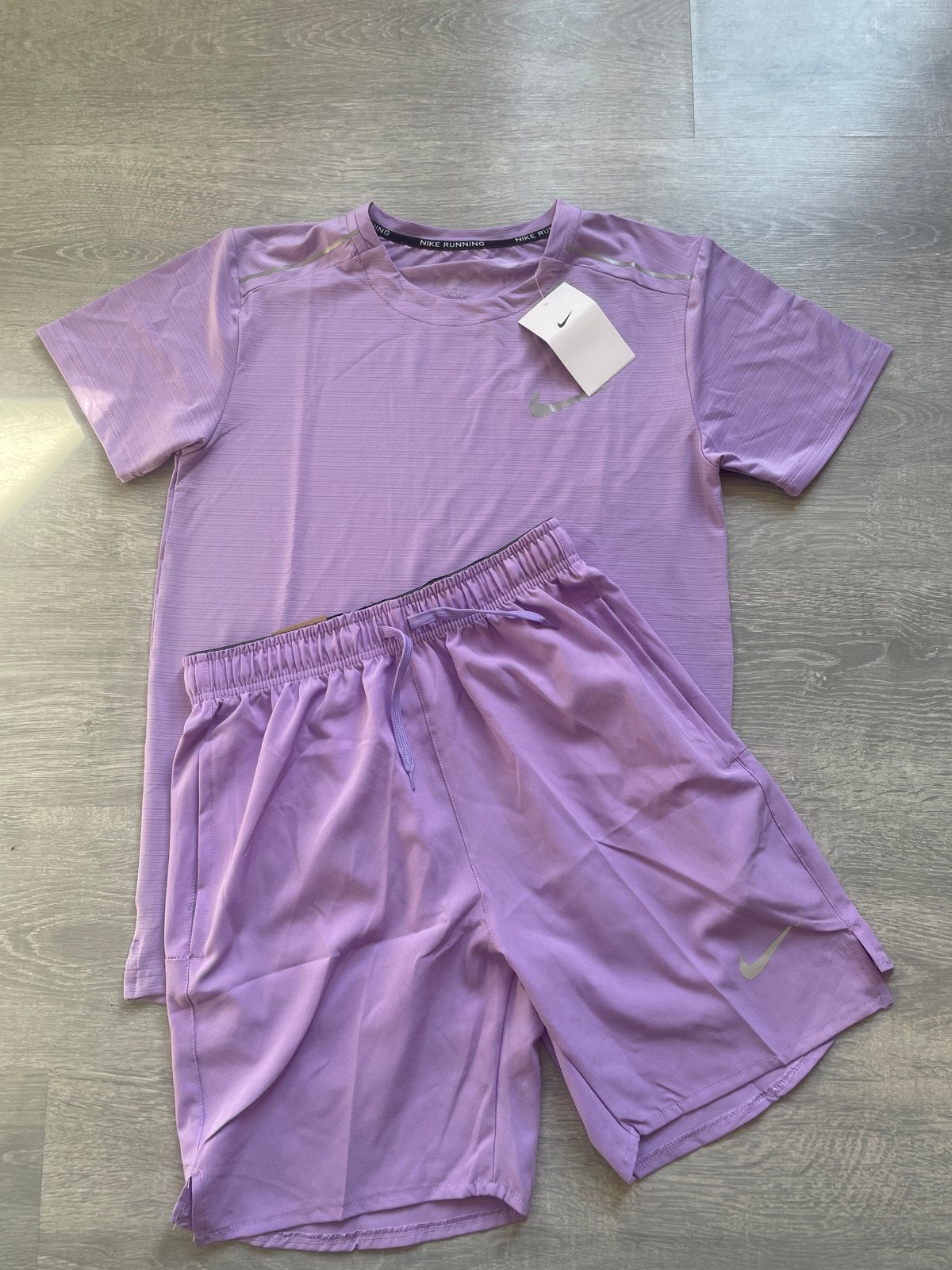 Nike Running Set - Shirt en Short (Nieuw), Maat 38/40 (M), Verzenden, Paars, Nieuw