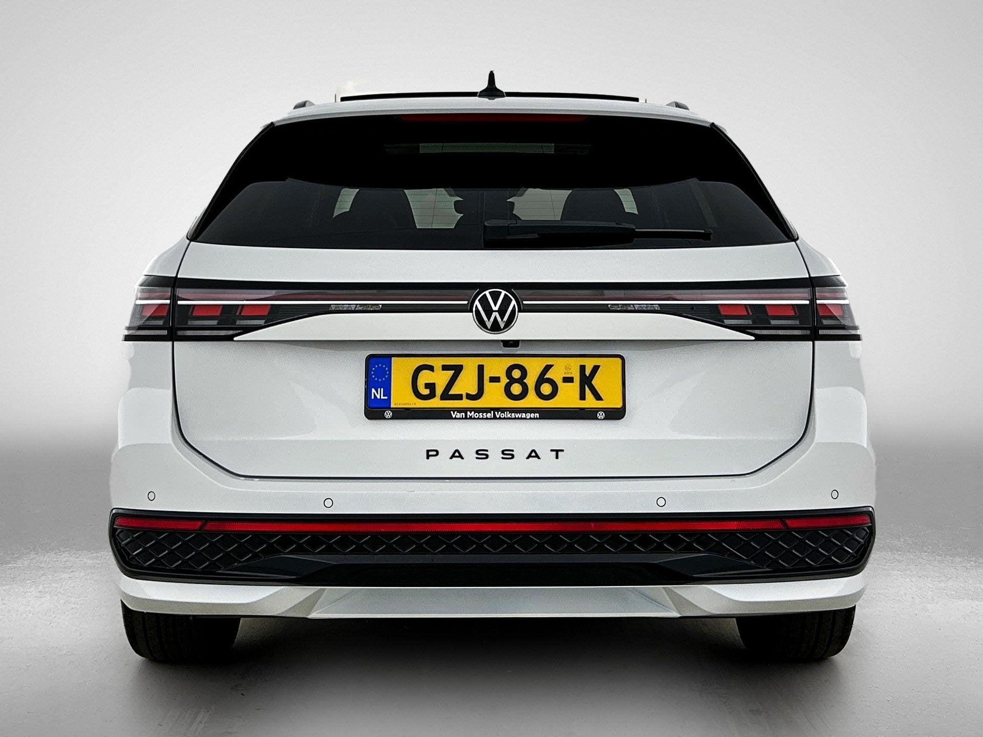 Volkswagen Passat Variant 1.5 eTSI Business | Demo | Panoram, Auto's, 12 maanden, 1498 cc, 4 cilinders, Wit
