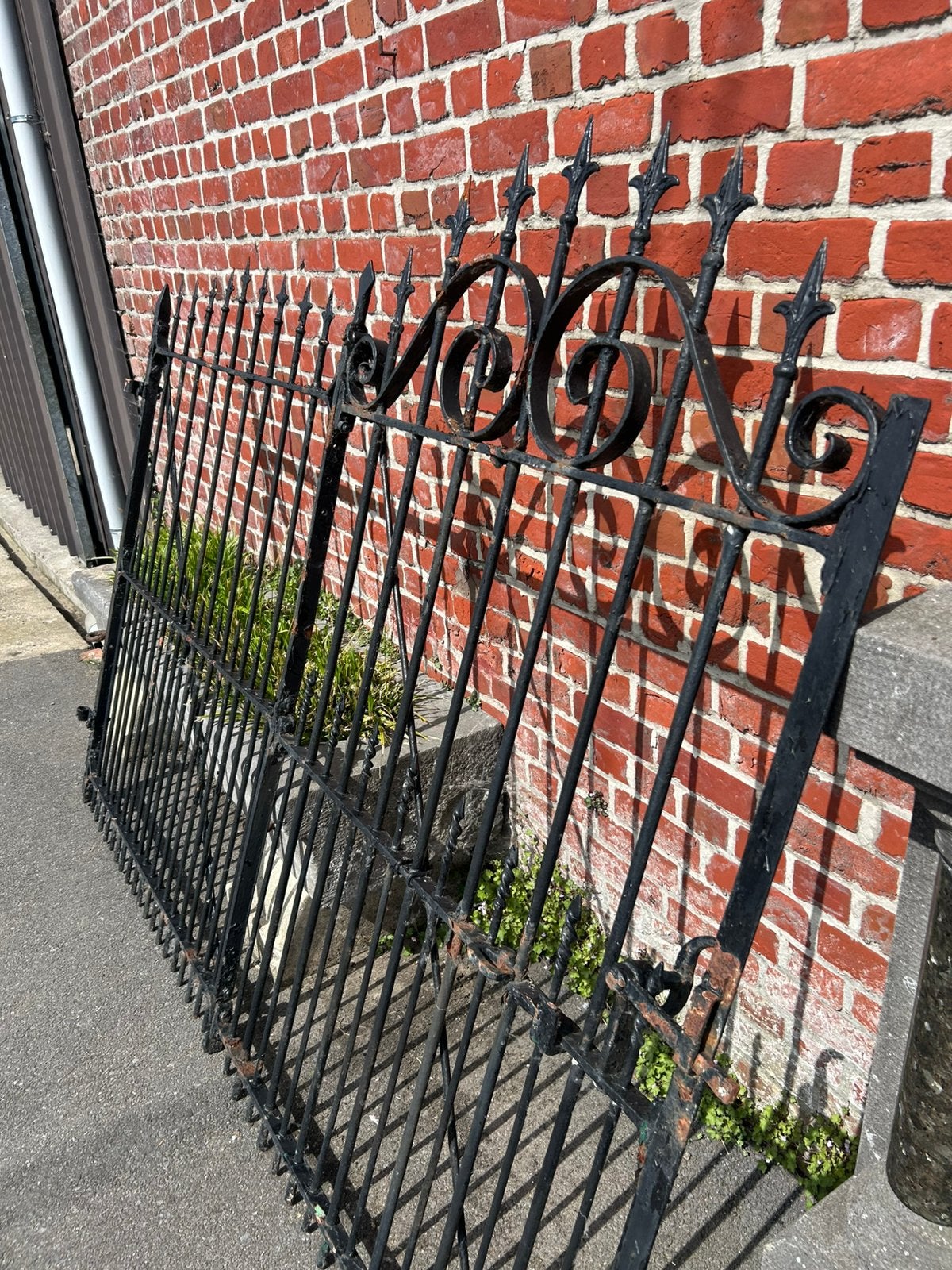 Mooi antiek hekken vol oud smeedijzer 2m50 breed, Tuin en Terras, Ophalen, Gebruikt, IJzer, Sierhekwerk