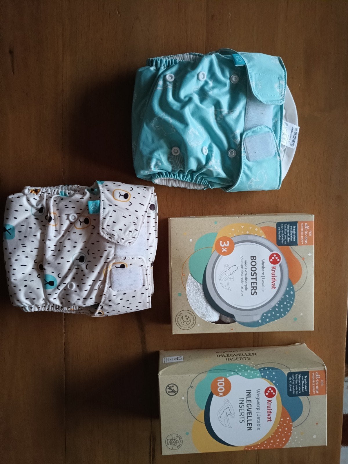 twee nieuwe wasbare luiers en doos inleg vellen drie booster, Ophalen of Verzenden, Nieuw, Overige typen
