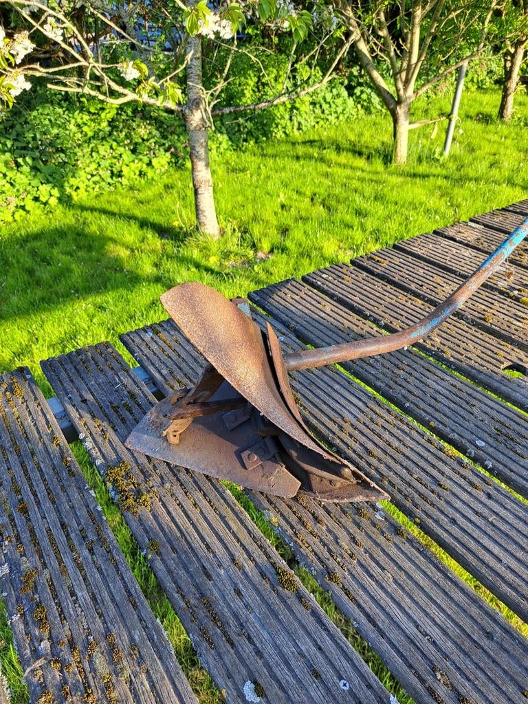 Ouderwetse aanaarder voor tuin of moestuin, Ophalen, Gebruikt